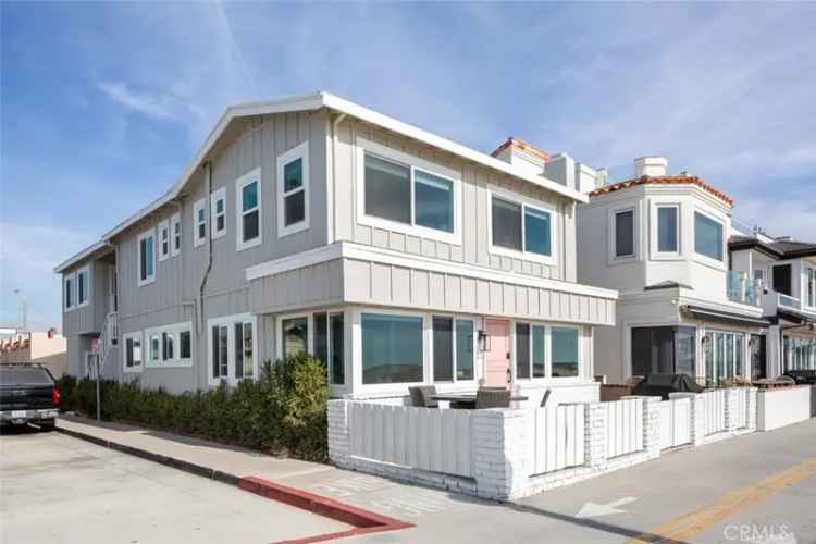 Single-family house For Sale in Newport Beach, California