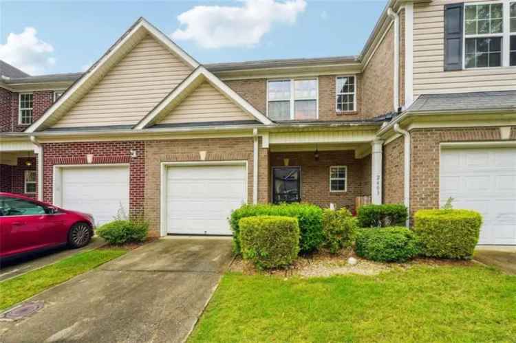 Single-family house For Sale in Union City, Georgia