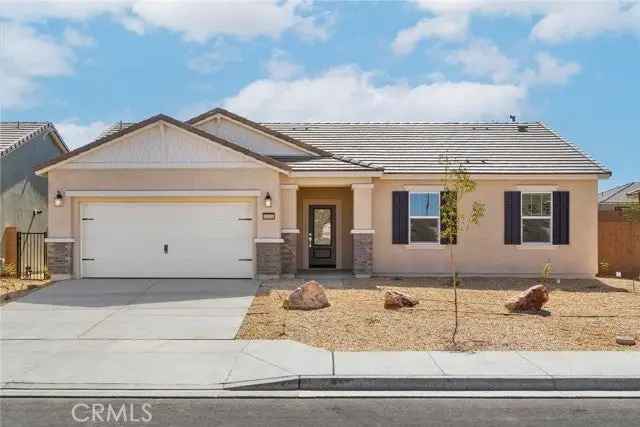 Single-family house For Sale in Victorville, California