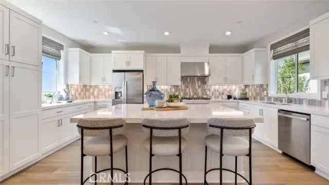 Single-family house For Sale in Irvine, California