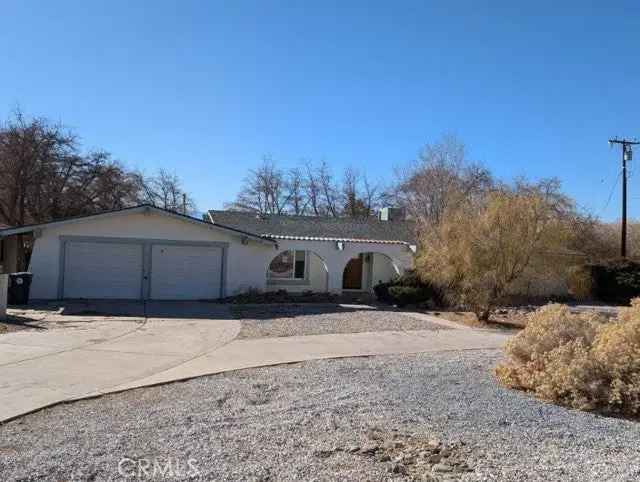 Single-family house For Sale in 15050, Riverside Drive, Apple Valley, California