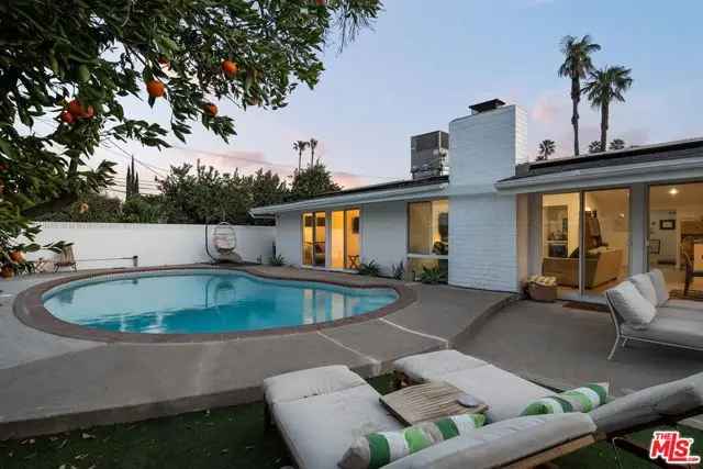 Single-family house For Sale in 19707, Friar Street, Los Angeles, California