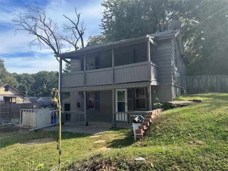 Single-family house For Sale in 1015, Marie Avenue, Alton, Illinois