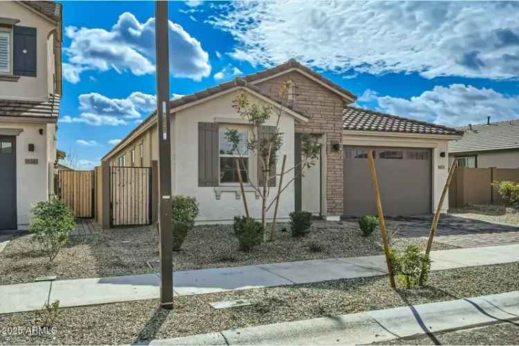 Single-family house For Sale in 14251, West Swayback Pass, Surprise, Arizona