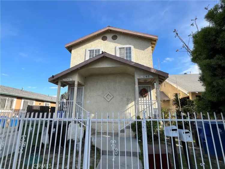 Multi-family house For Sale in Los Angeles, California