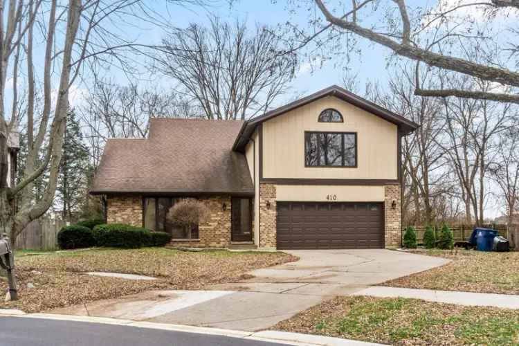 Single-family house For Sale in 410, Brad Court, Naperville, Illinois