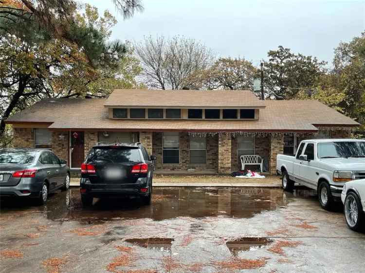 Duplex For Sale in Arlington, Texas