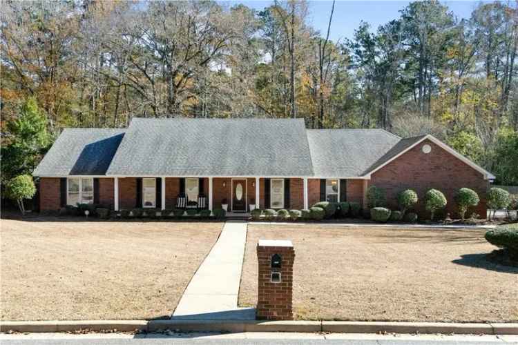 Single-family house For Sale in 2053, South Evergreen Drive, Auburn, Alabama