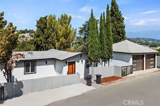 Single-family house For Sale in Los Angeles, California