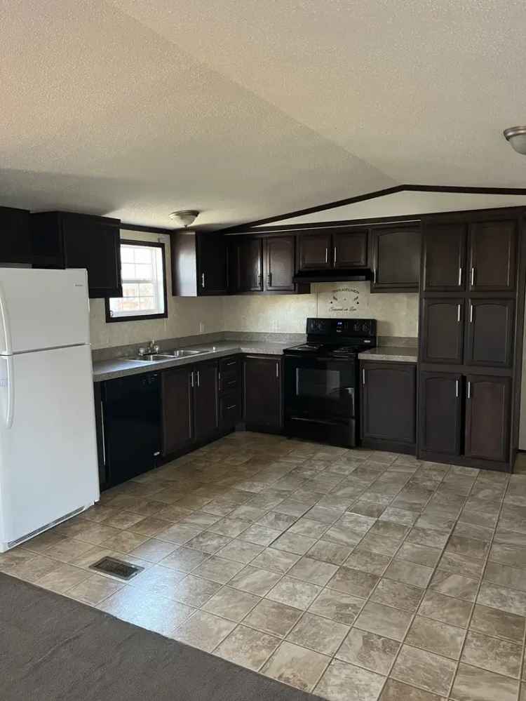 3 Bed 2 Bath Mobile Home near Bowling Green Transpark