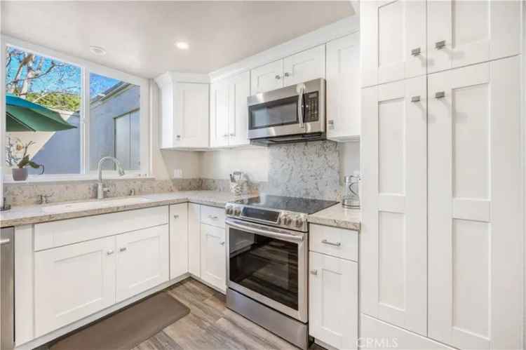 Co-op For Sale in 334, Avenida Sevilla, Laguna Woods, California