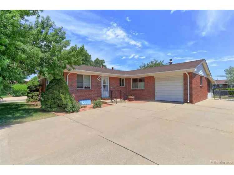 Single-family house For Sale in 740, Marble Street, Broomfield, Colorado