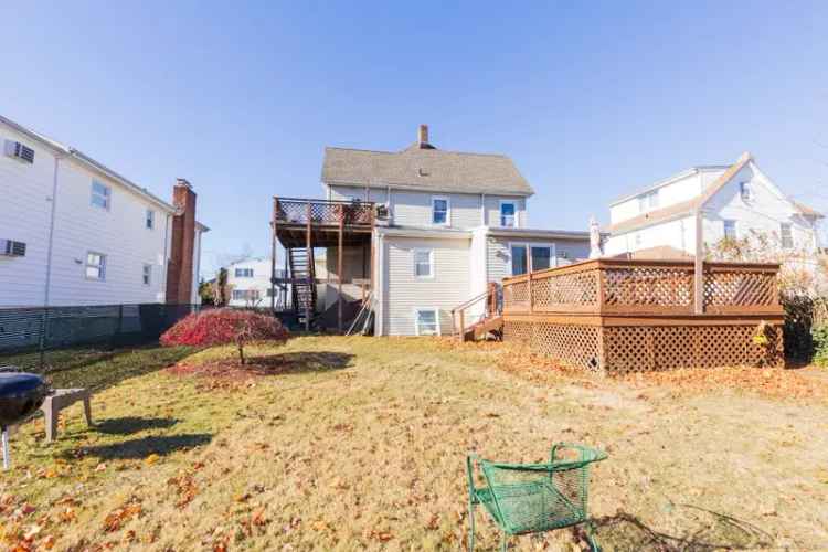 Multi-family house For Sale in 15, Elm Tree Place, Stamford, Connecticut