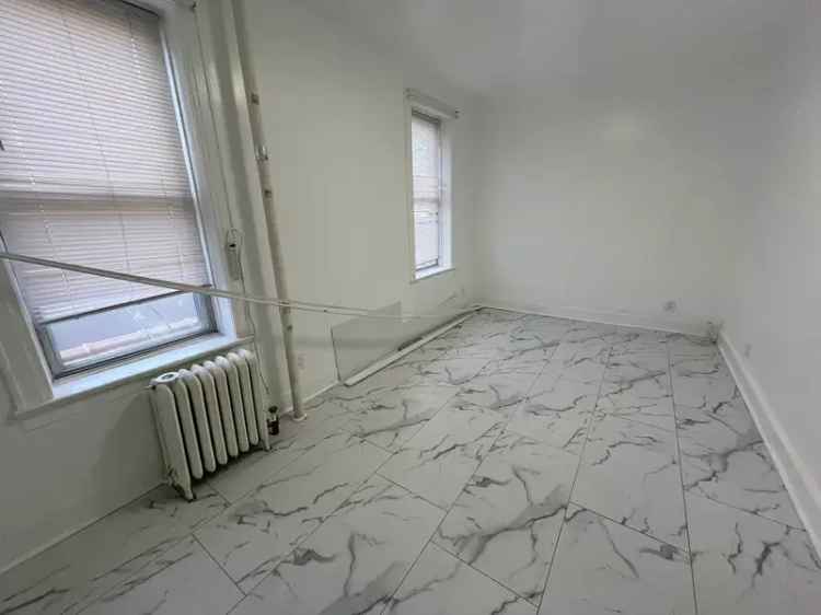 2 Bedroom Apartment Near N W Subway