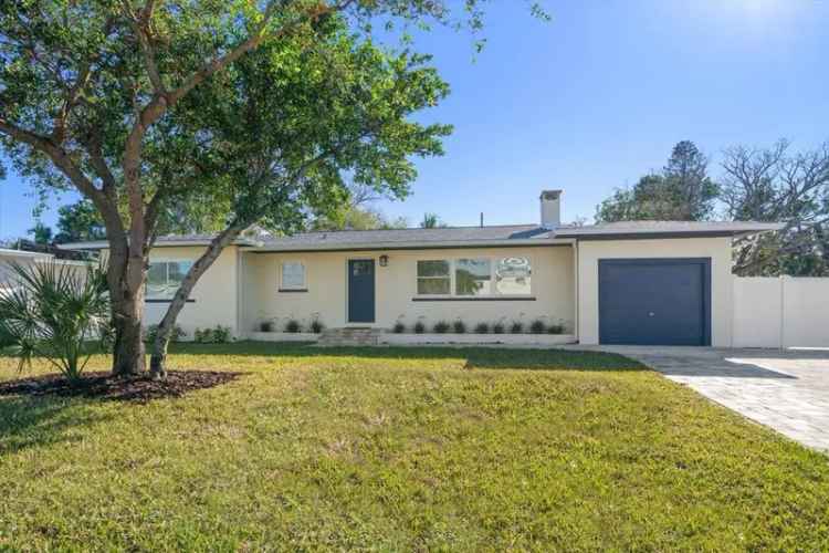 Single-family house For Sale in 7516, 38th Avenue North, Saint Petersburg, Florida