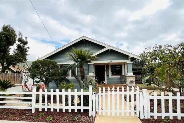 Multi-family house For Sale in 254, Newport Avenue, Long Beach, California