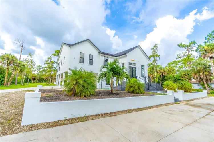 Single-family house For Sale in Florida