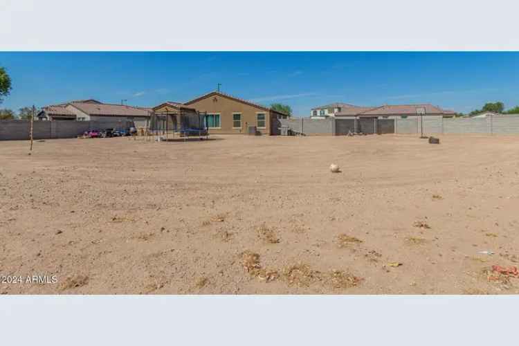 Single-family house For Sale in 25677, West Siesta Way, Buckeye, Arizona