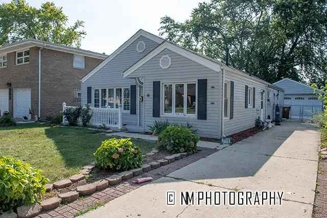 Single-family house For Sale in 9828, Warren Avenue, Oak Lawn, Illinois