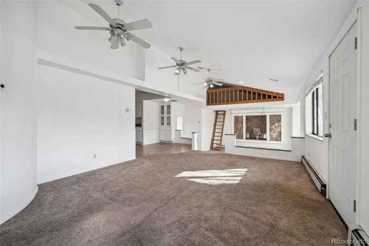 Single-family house For Sale in Denver, Colorado