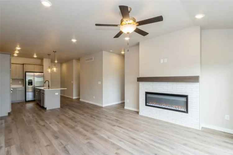 Condo For Sale in Ely, Iowa