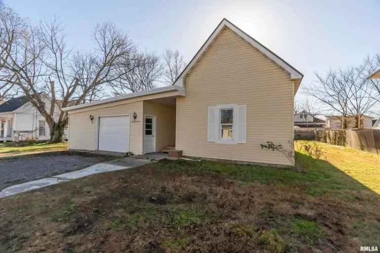 Single-family house For Sale in 407, East Marion Street, Marion, Illinois