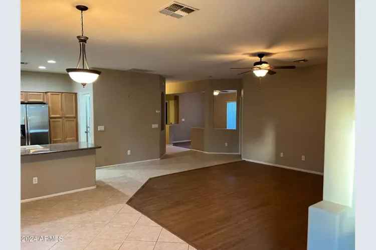 Single-family house For Sale in 633, East Leslie Avenue, San Tan Valley, Arizona