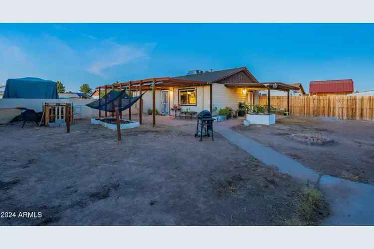 Single-family house For Sale in 14062, North 48th Avenue, Glendale, Arizona