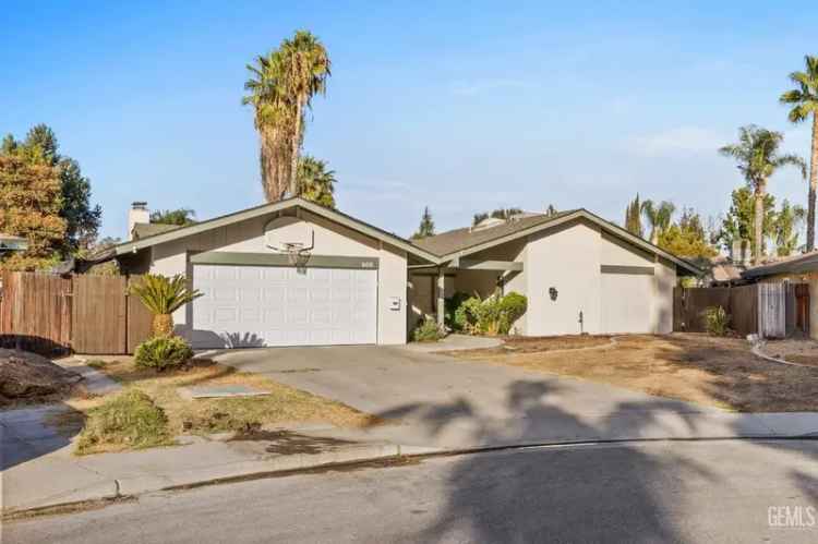 Single-family house For Sale in 608, Arbuckle Court, Bakersfield, California