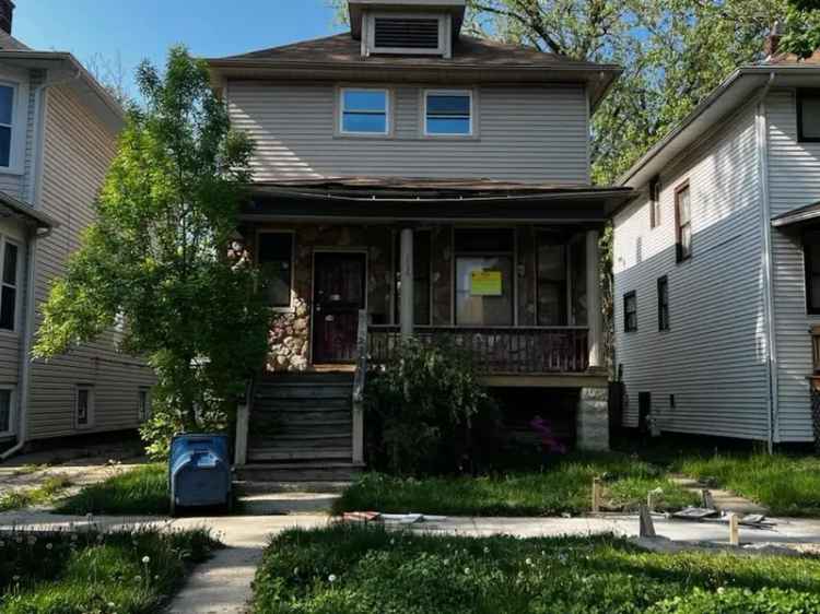 Single-family house For Sale in 2610, East 77th Street, Chicago, Illinois