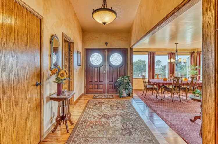 Single-family house For Sale in 10759, Country Meadows Road, Prunedale, California