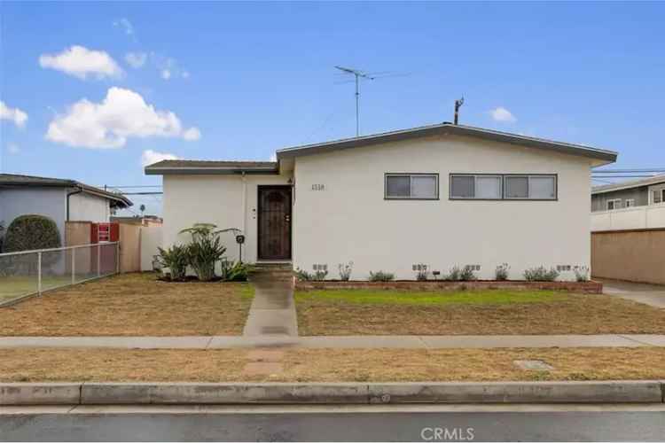 Single-family house For Sale in 1518, West 247th Street, Los Angeles, California