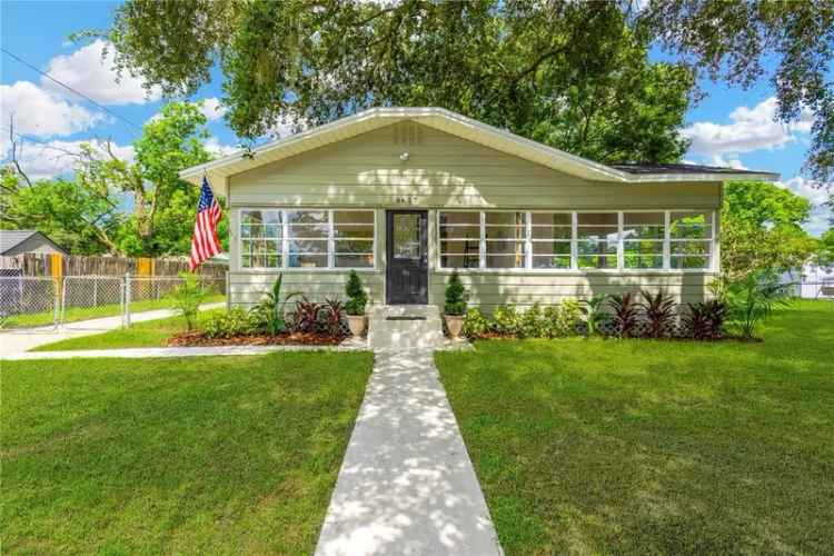 Single-family house For Sale in 8617, North Orangeview Avenue, Tampa, Florida