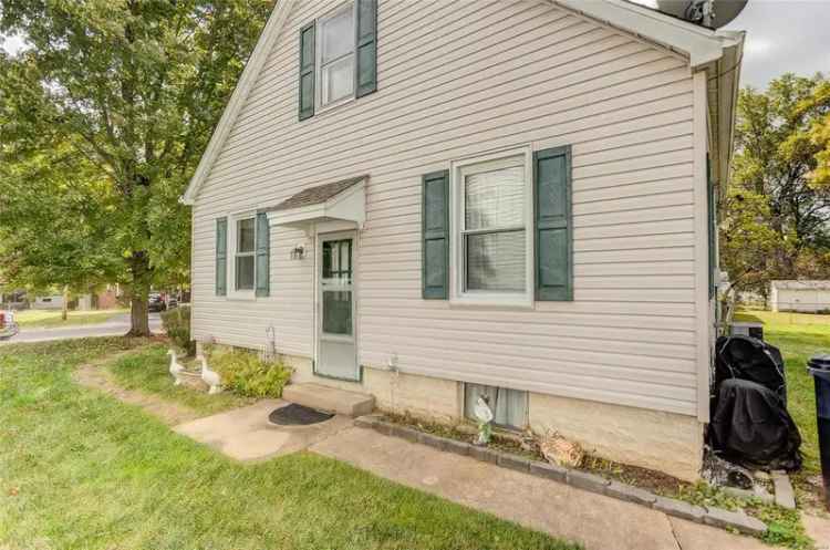 Single-family house For Sale in 1625, North Charles Street, Belleville, Illinois