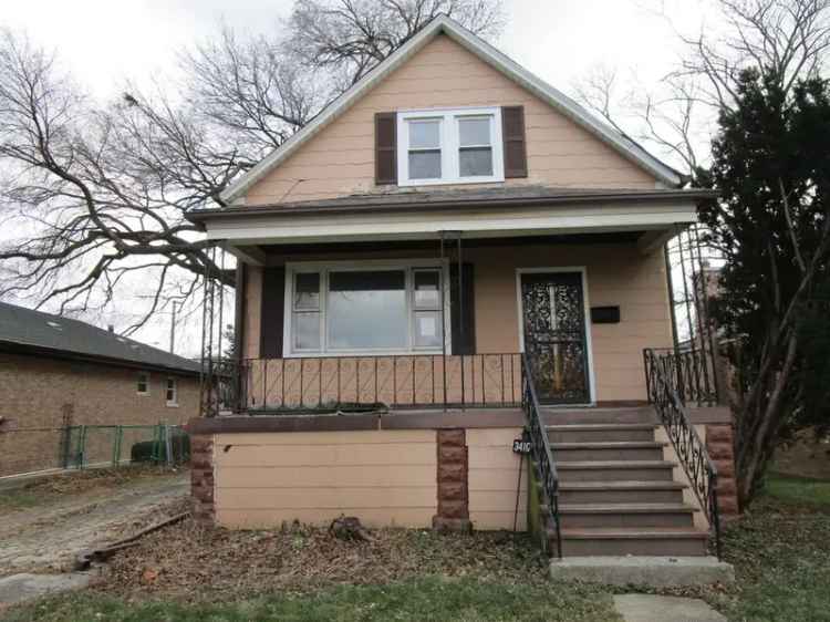 Single-family house For Sale in 3410, Adams Street, Bellwood, Illinois