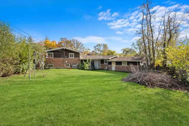 Single-family house For Sale in 62, Blackhawk Drive, Park Forest, Illinois