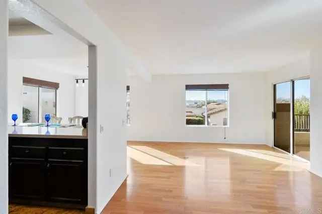 Condo For Sale in 7386, Altiva Place, Carlsbad, California