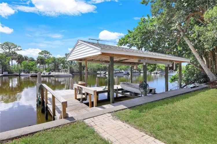 Single-family house For Sale in East Naples, Florida