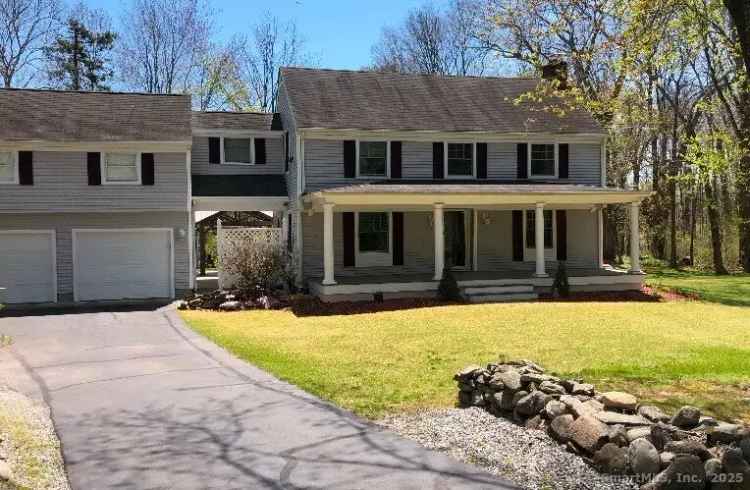 Single-family house For Sale in 168, Green Hill Road, Madison, Connecticut