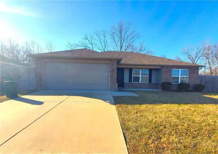 Single-family house For Sale in 1093, South Splash Drive, Fayetteville, Arkansas