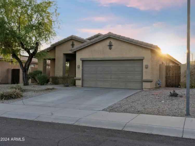 Single-family house For Sale in 10287, South 175th Avenue, Goodyear, Arizona