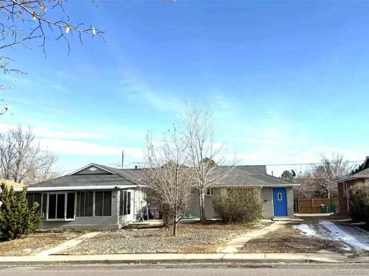 Multi-family house For Sale in Aurora, Colorado