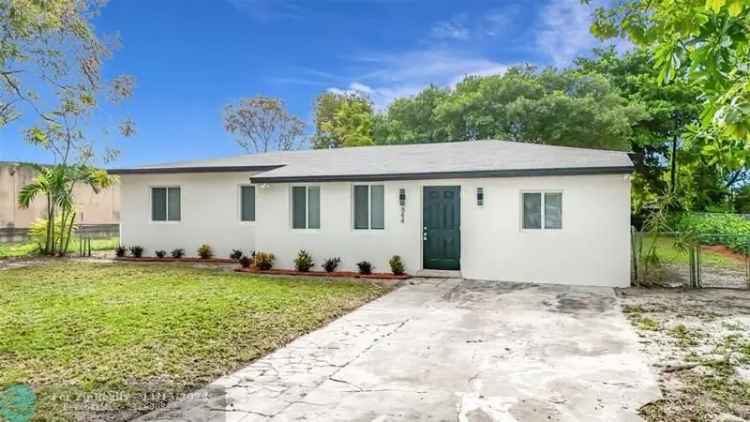 Single-family house For Sale in 644, Northwest 146th Street, Hialeah, Florida