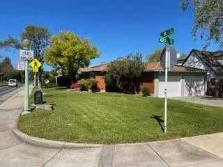 Multi-family house For Sale in Sacramento, California