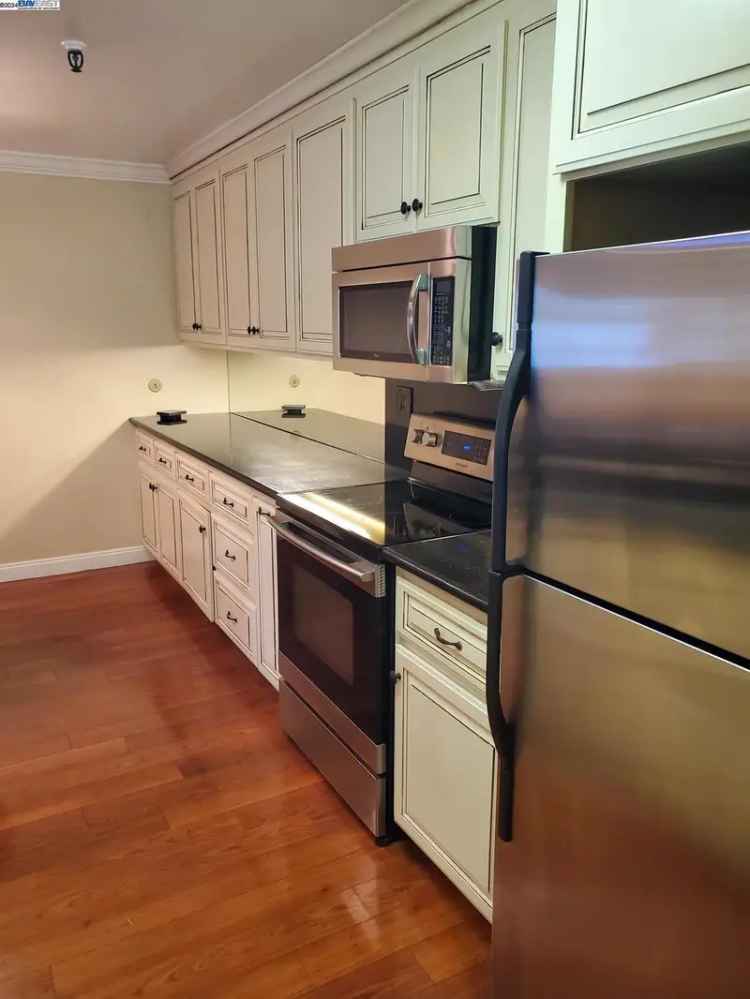 Condo For Sale in 303, Adams Street, Oakland, California