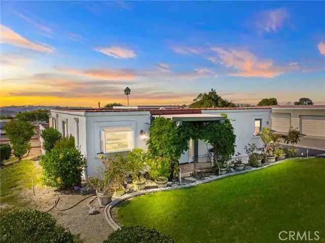 Single-family house For Sale in 3621, Vista Campana South, Oceanside, California