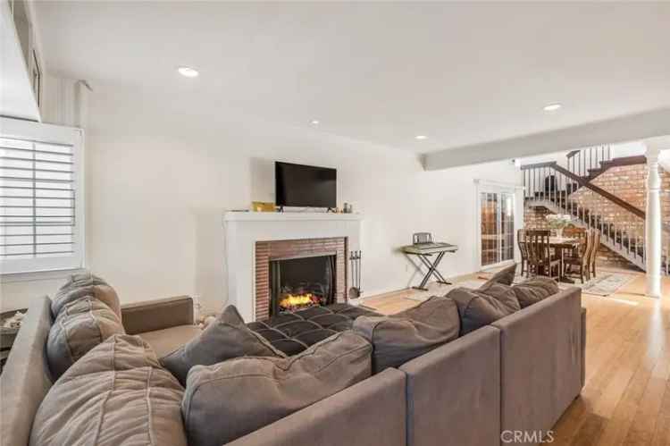 Single-family house For Sale in 221, Abalone Avenue, Newport Beach, California