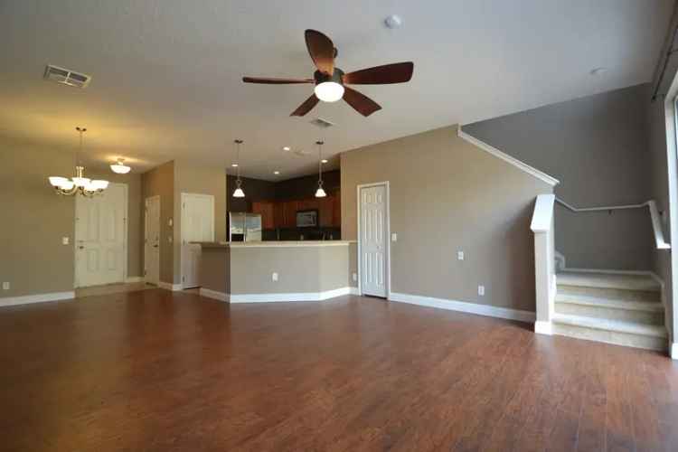 Gated Community Townhome 3 Bed 25 Bath Laminate Floor Stainless Steel Appliances