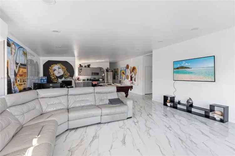 Single-family house For Sale in 8221, Crespi Boulevard, Miami Beach, Florida