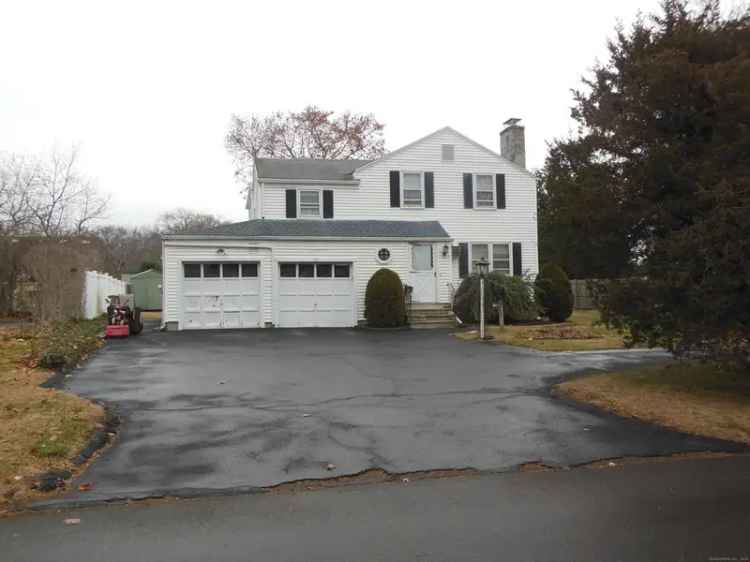 Single-family house For Sale in 43, Gaymoor Drive, Stamford, Connecticut